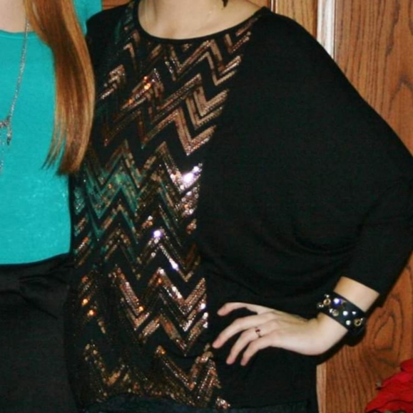 Emma Rose Batwing Sleeve Blouse W/ Gold Sequins - Picture 2 of 5